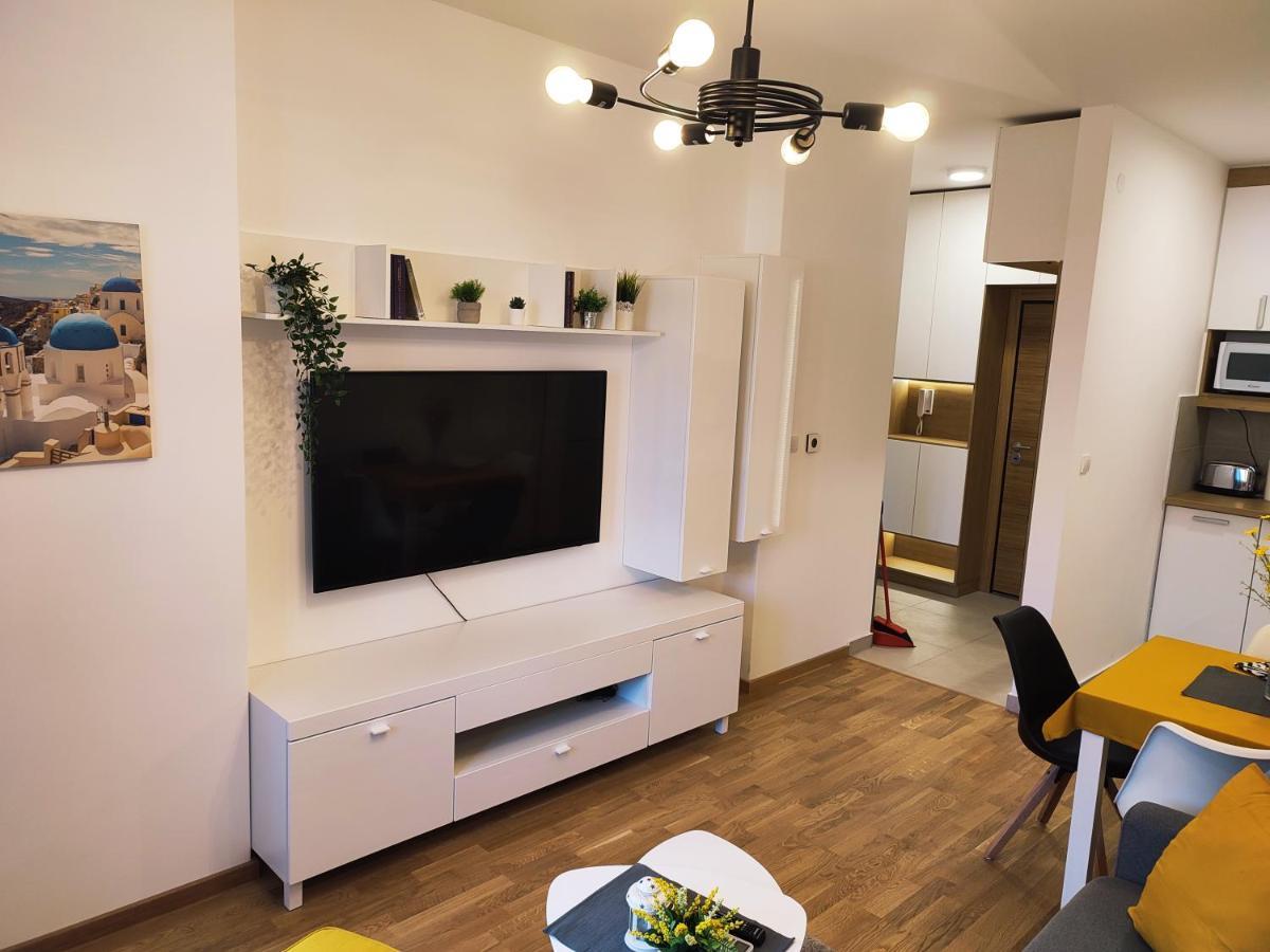 Center Firefly Gardens Apartment 诺威萨 外观 照片